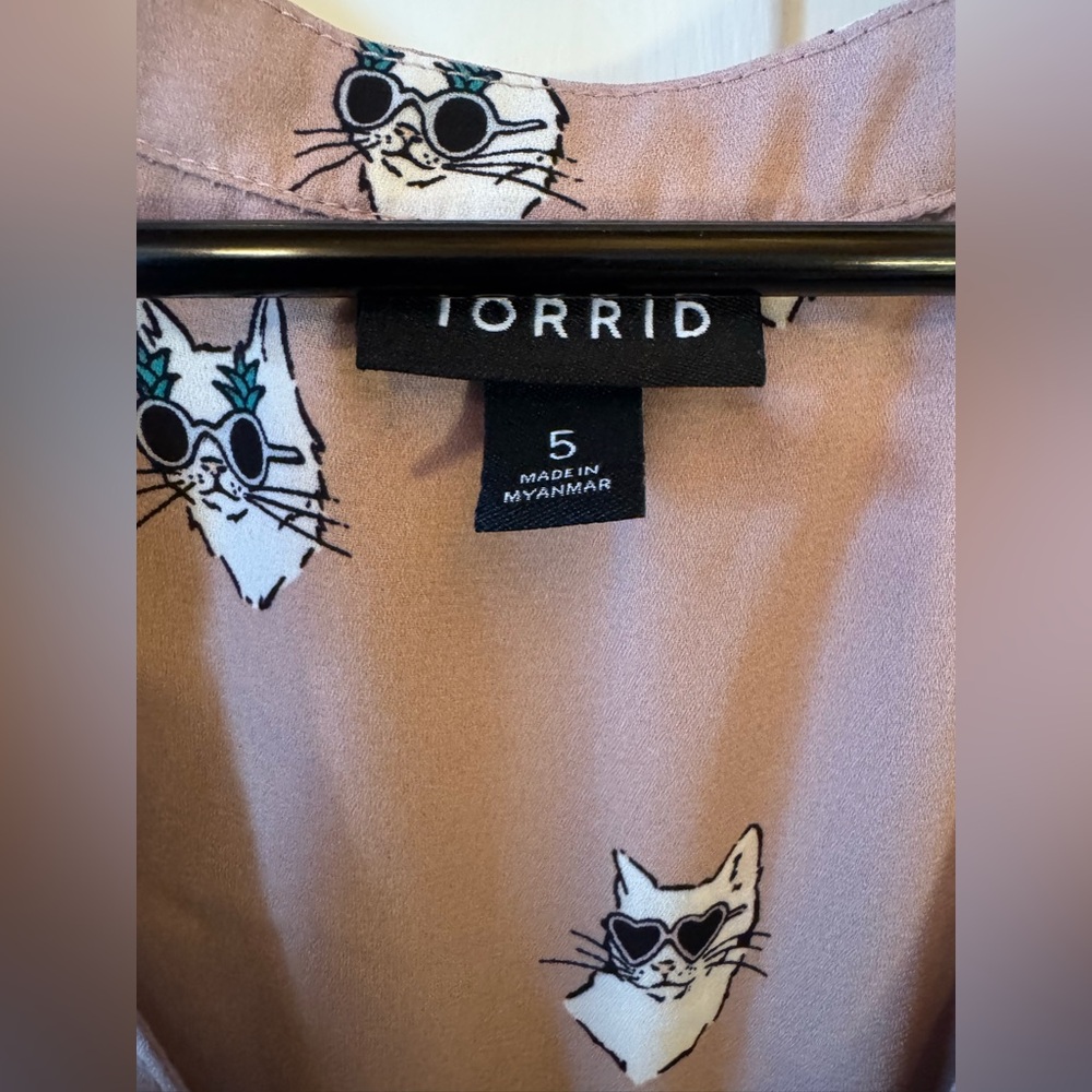 Stylish Cat Print Woman’s Shirt - Picture 3 of 4